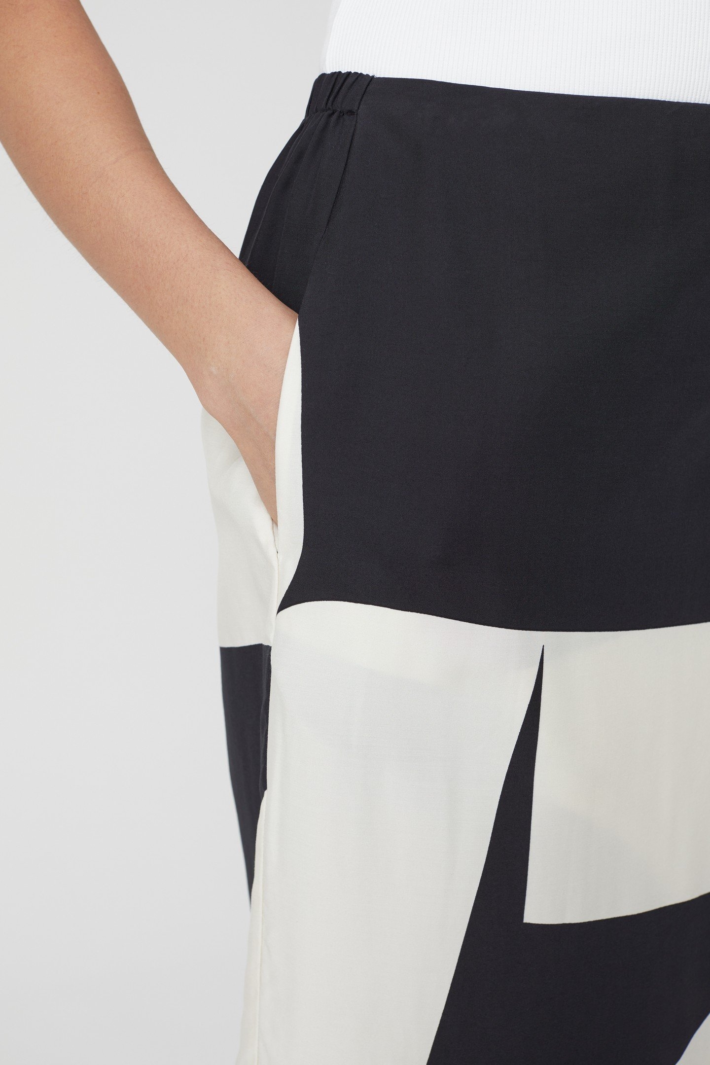 LONG SUIT SKIRT BLACK 7