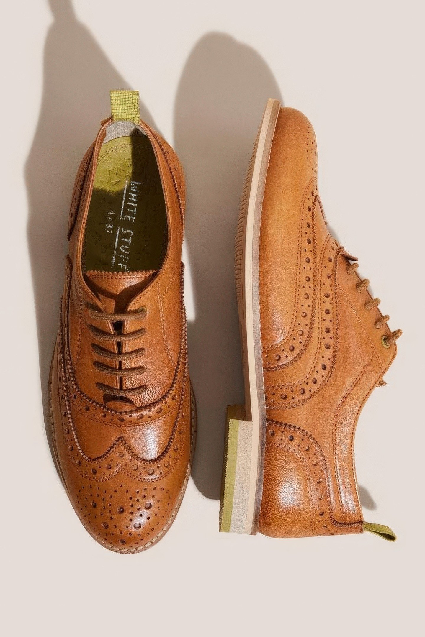 THISTLE LACE UP BROGUE MID TAN 1