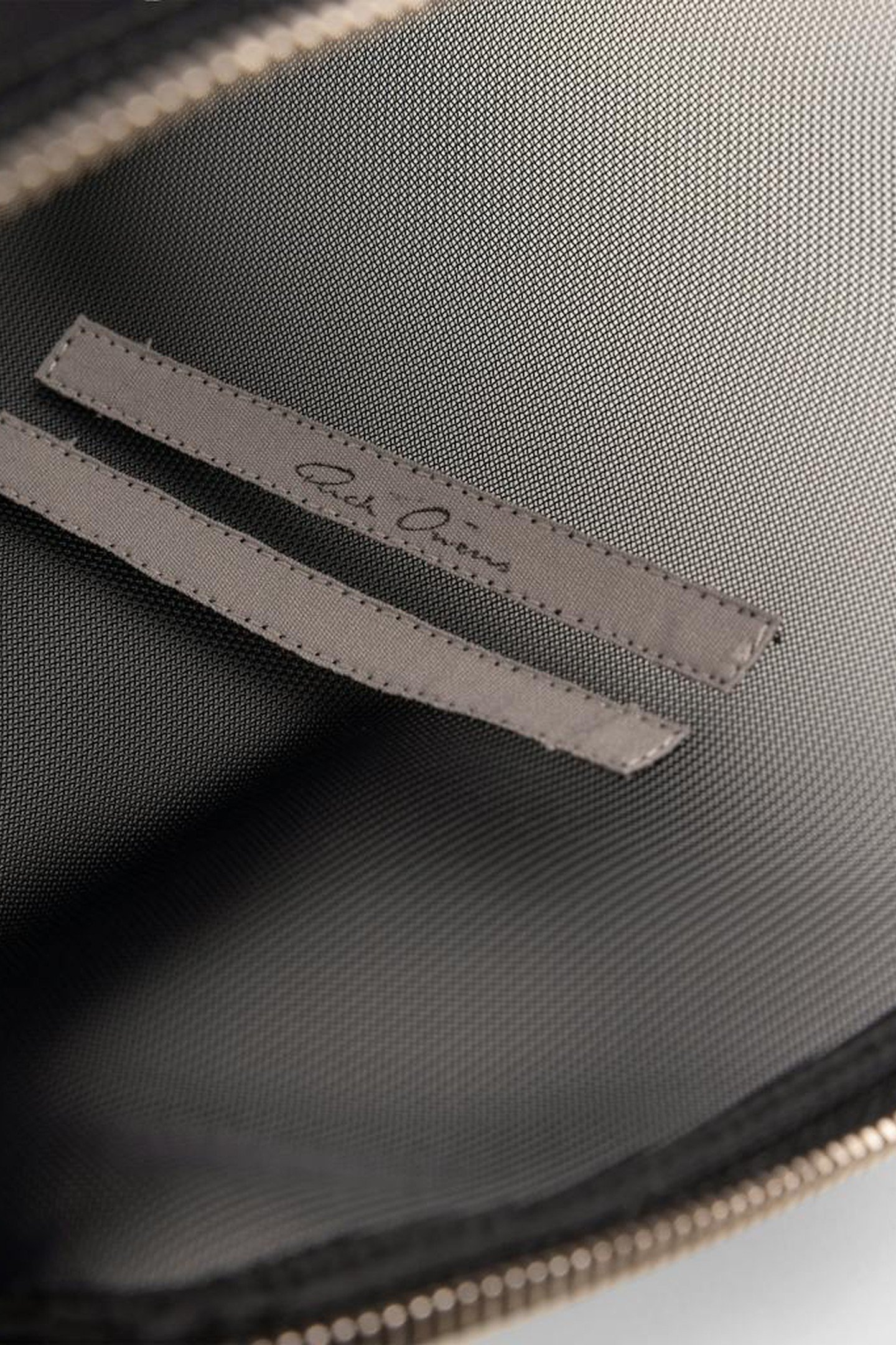 RICK OWENS – TRAVEL LIQUID BAG BLACK 3