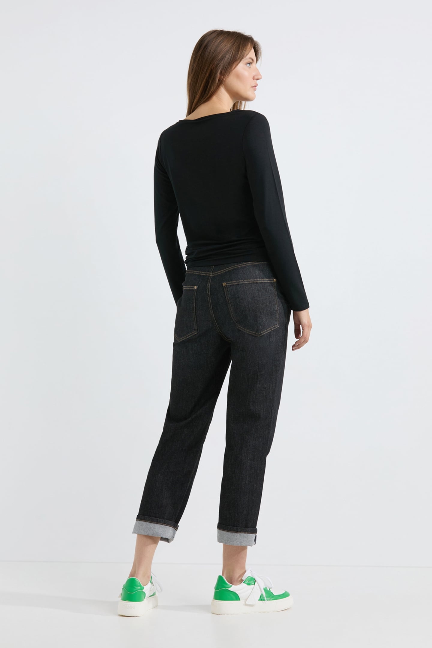 ALINE T-SHIRT BLACK 3