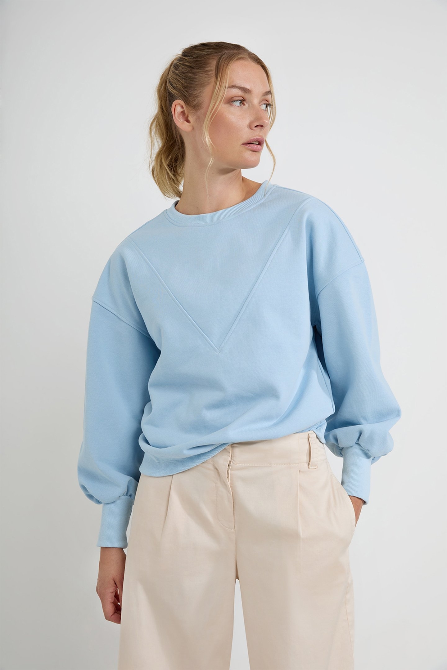 DONOVAN SWEATER LIGHT BLUE 1