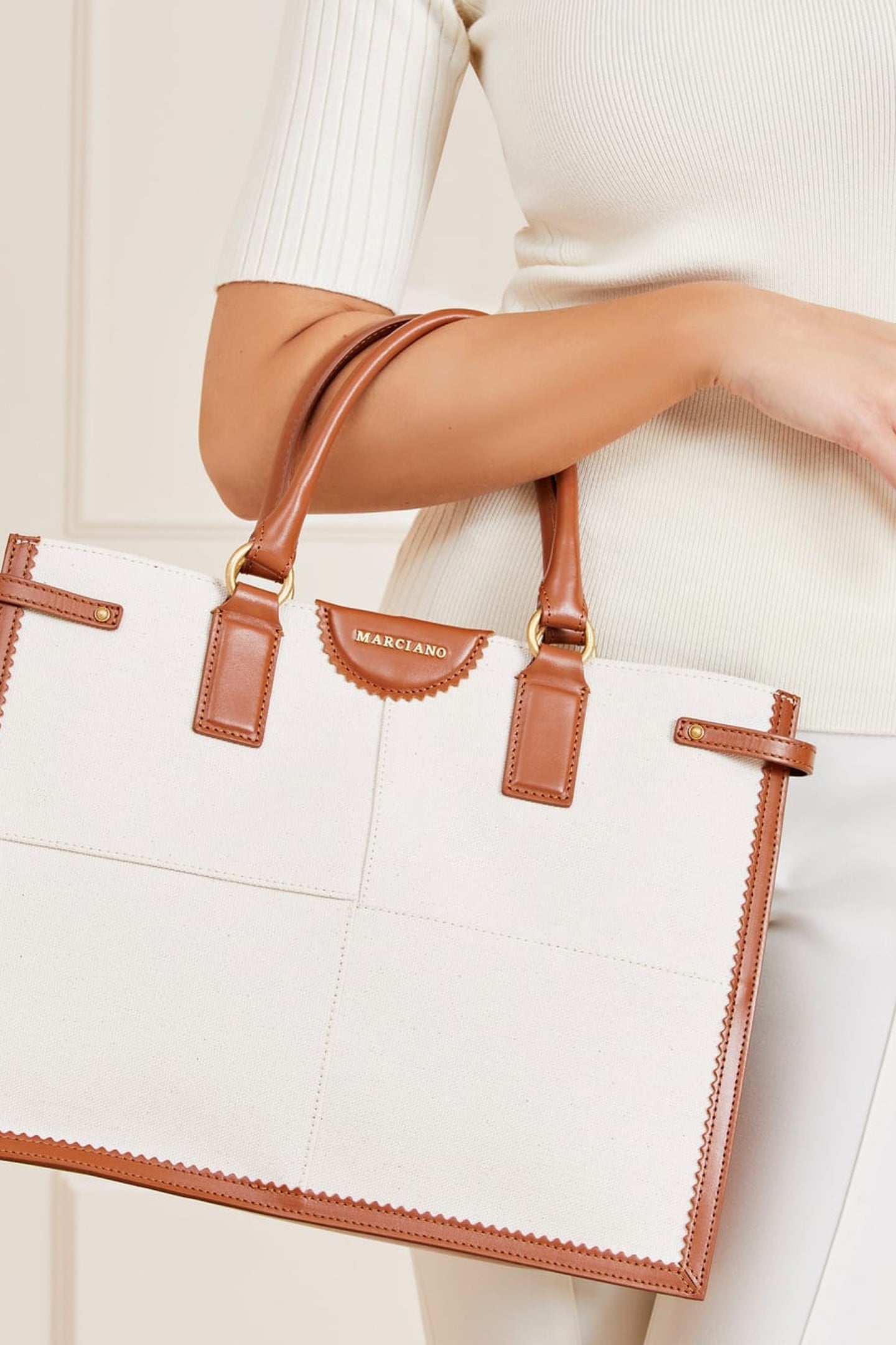 MARCIANO BY GUESS STILLA LARGE TOTE NATURAL 8