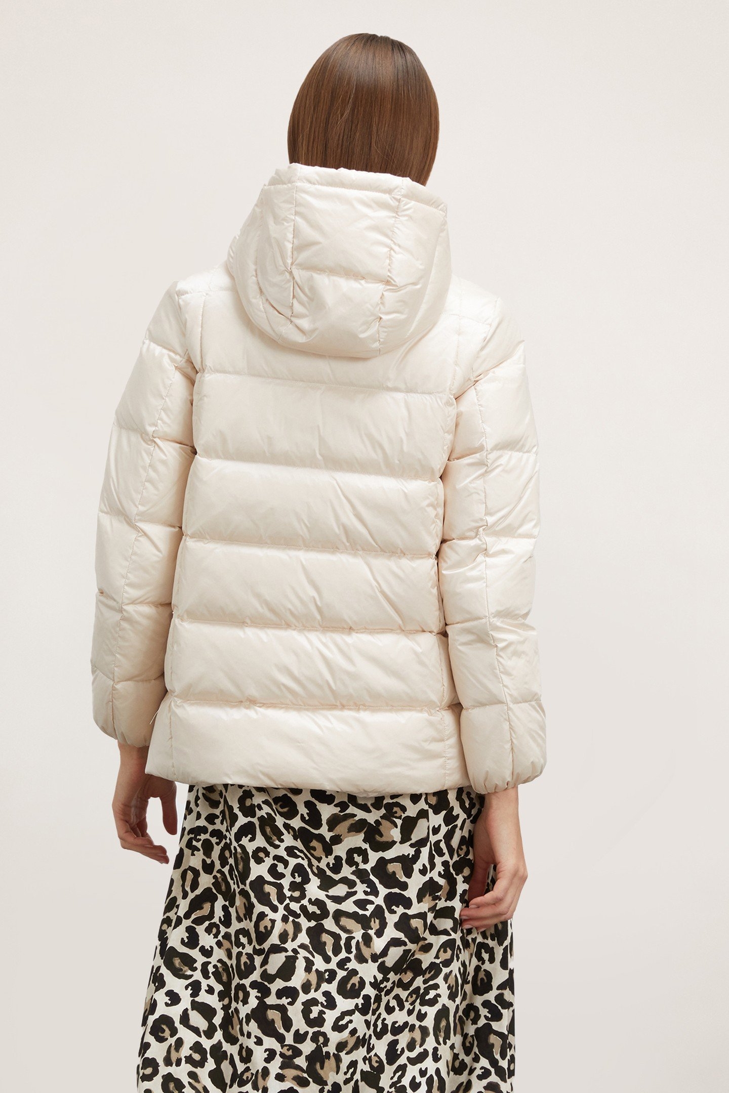 SHORT HOODED DOWN JACKET WHITE 3