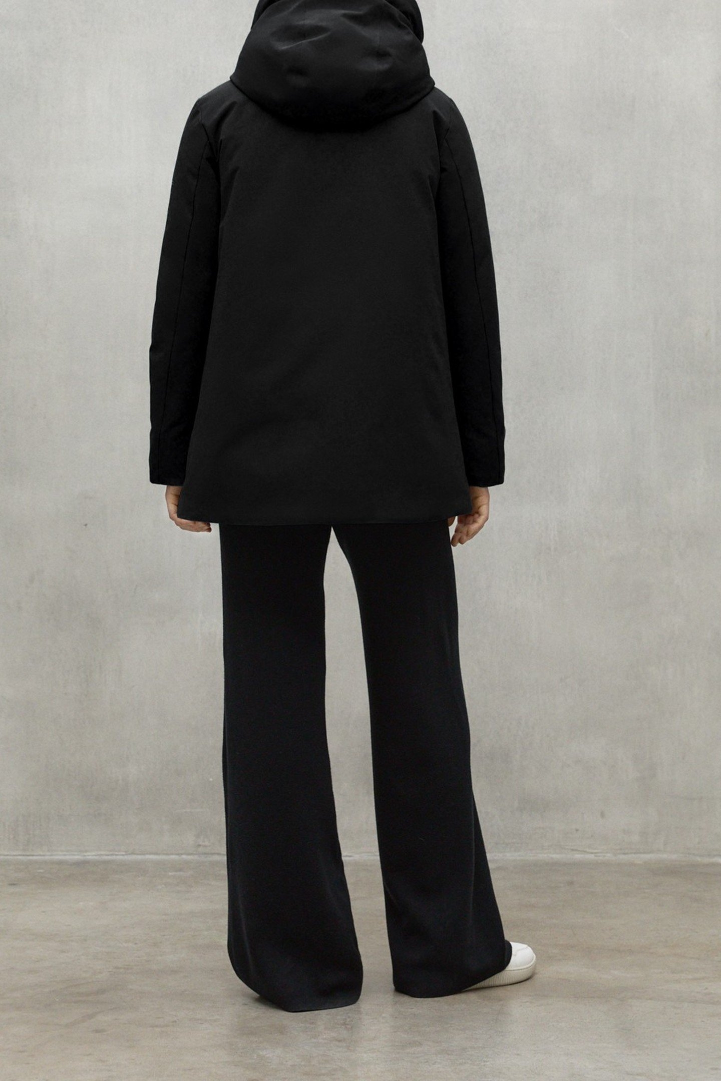 MAKALUALF SHORT JACKET BLACK 4