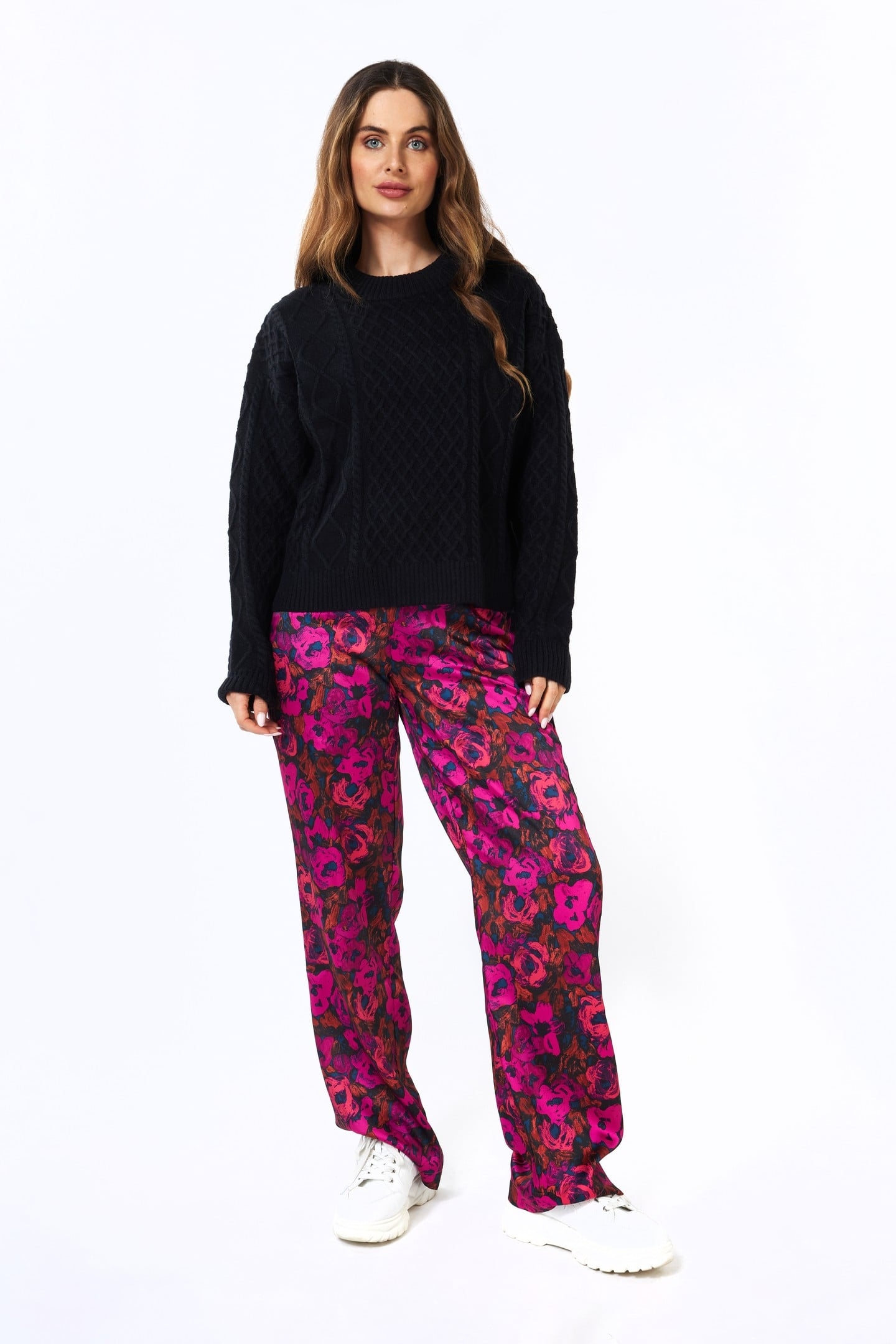 SWEATER CABLE SHORT BLACK 2