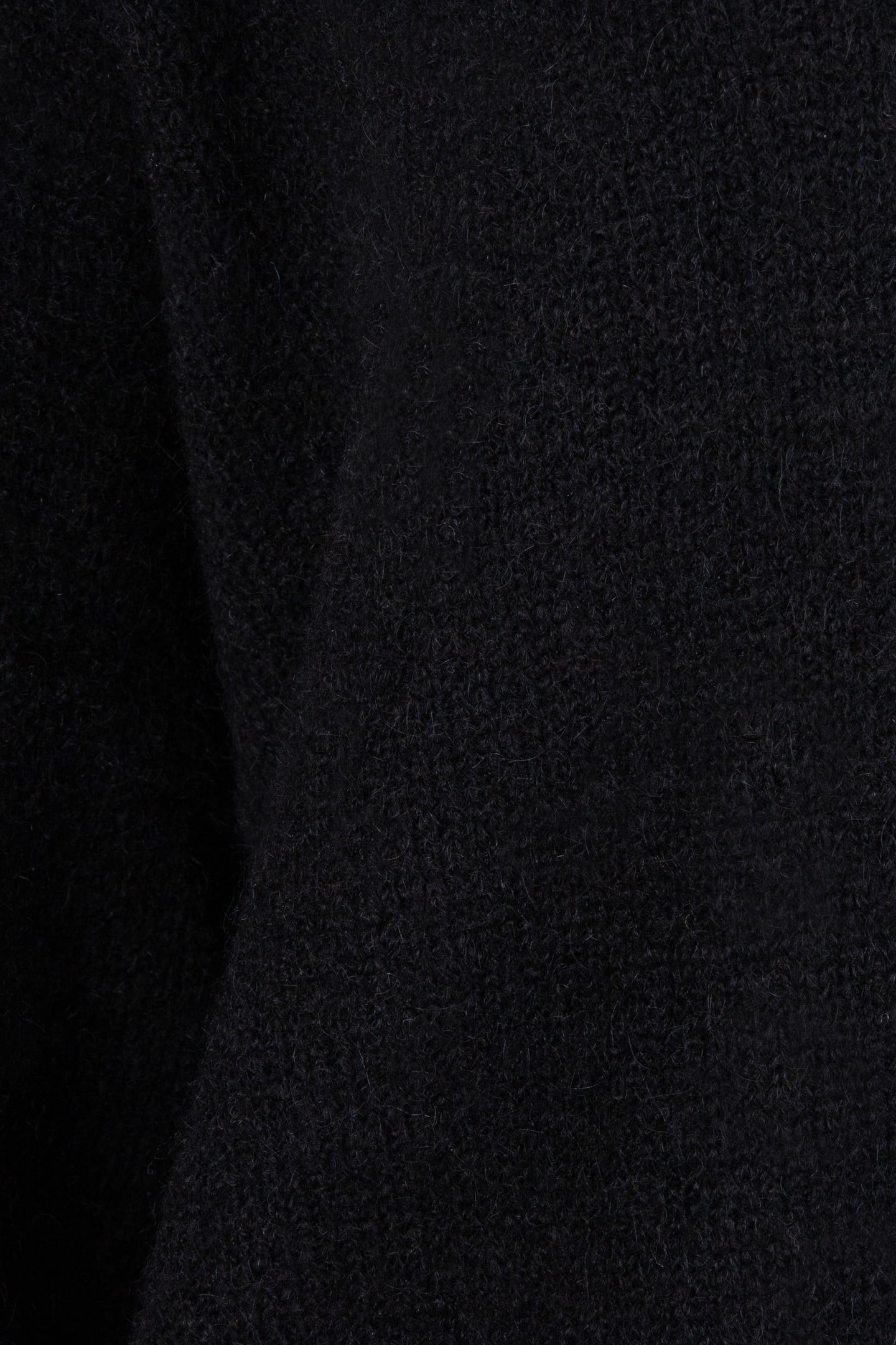 SWEATER V-NECK BLACK 6