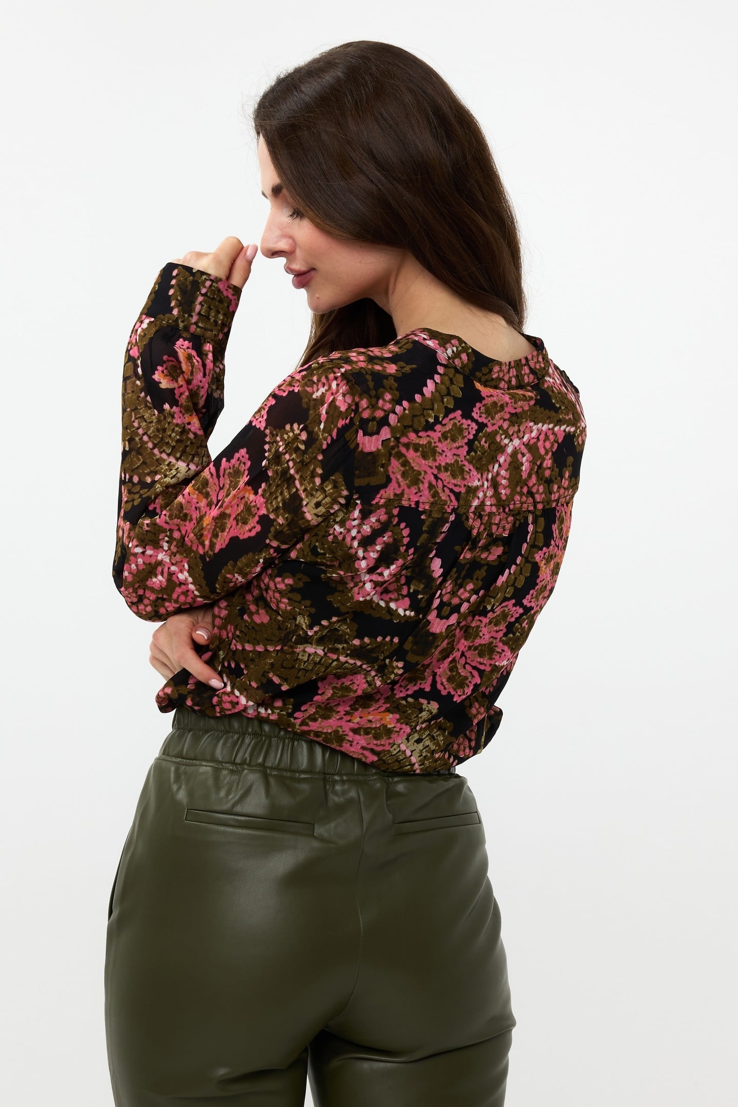 BLOUSE V-NECK GLOBAL FLOWER PRINT 2