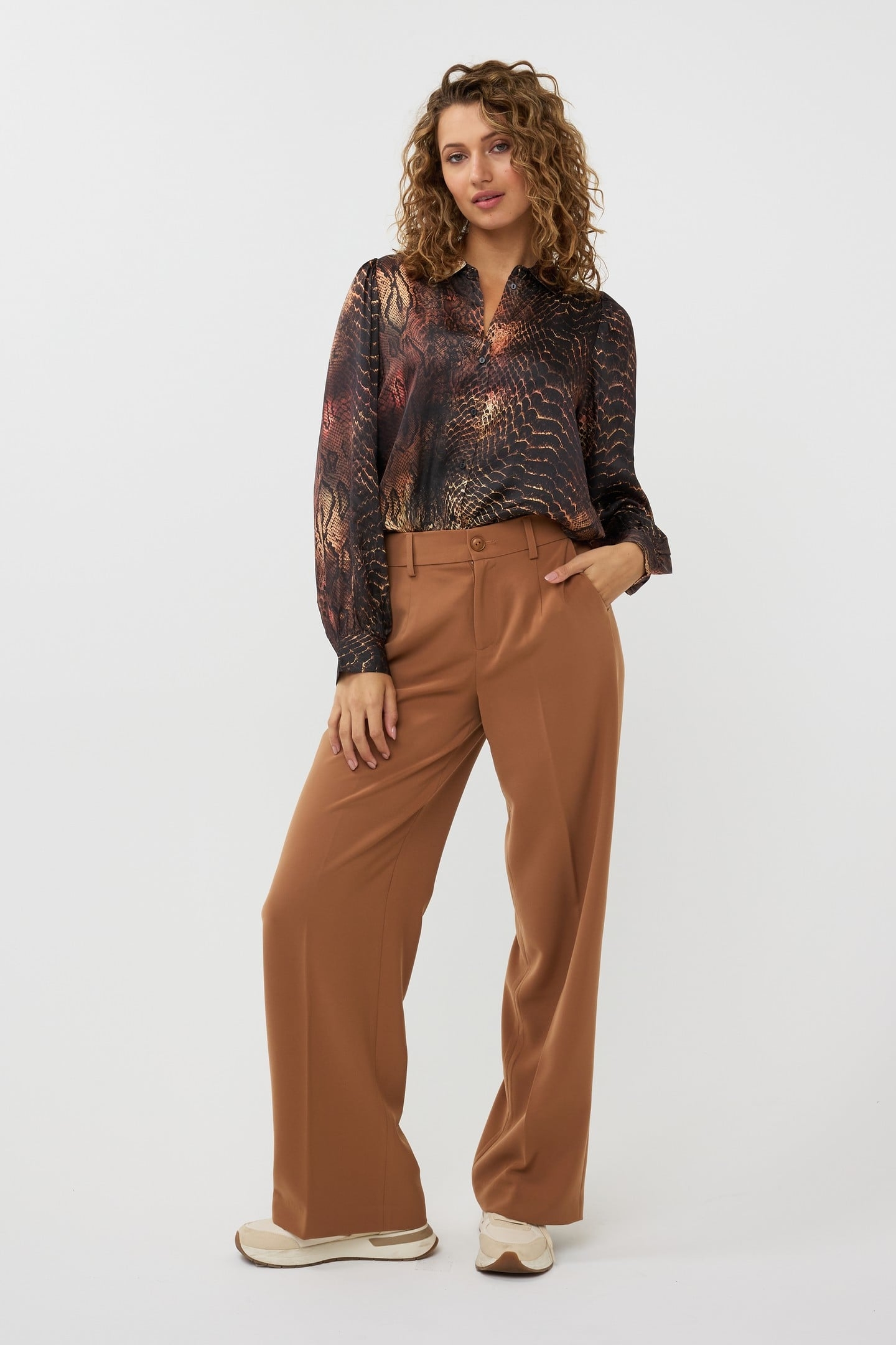BLOUSE BASIC SNEAKY EVE PRINT 1