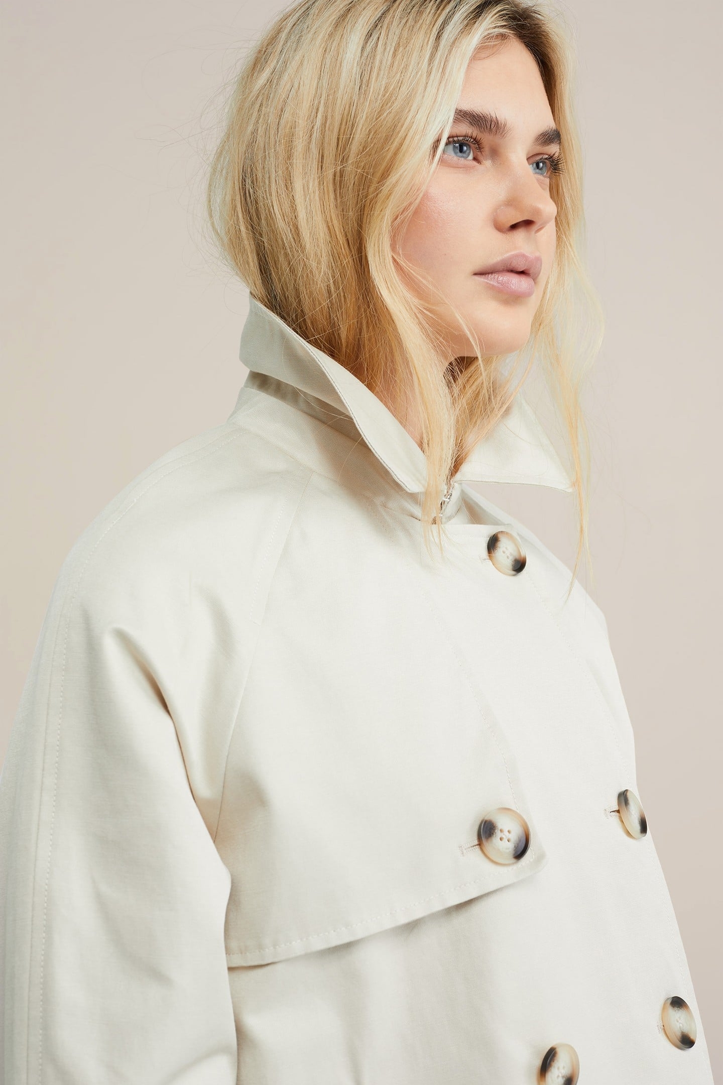TRENCHCOAT OFF-WHITE 6