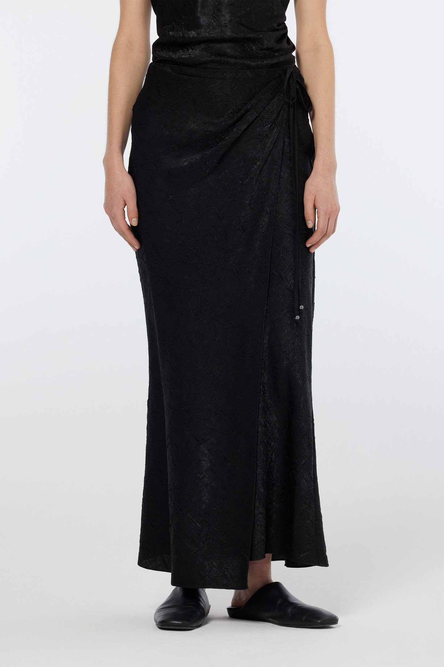 CRUSHED SATIN SKIRT BLACK 7