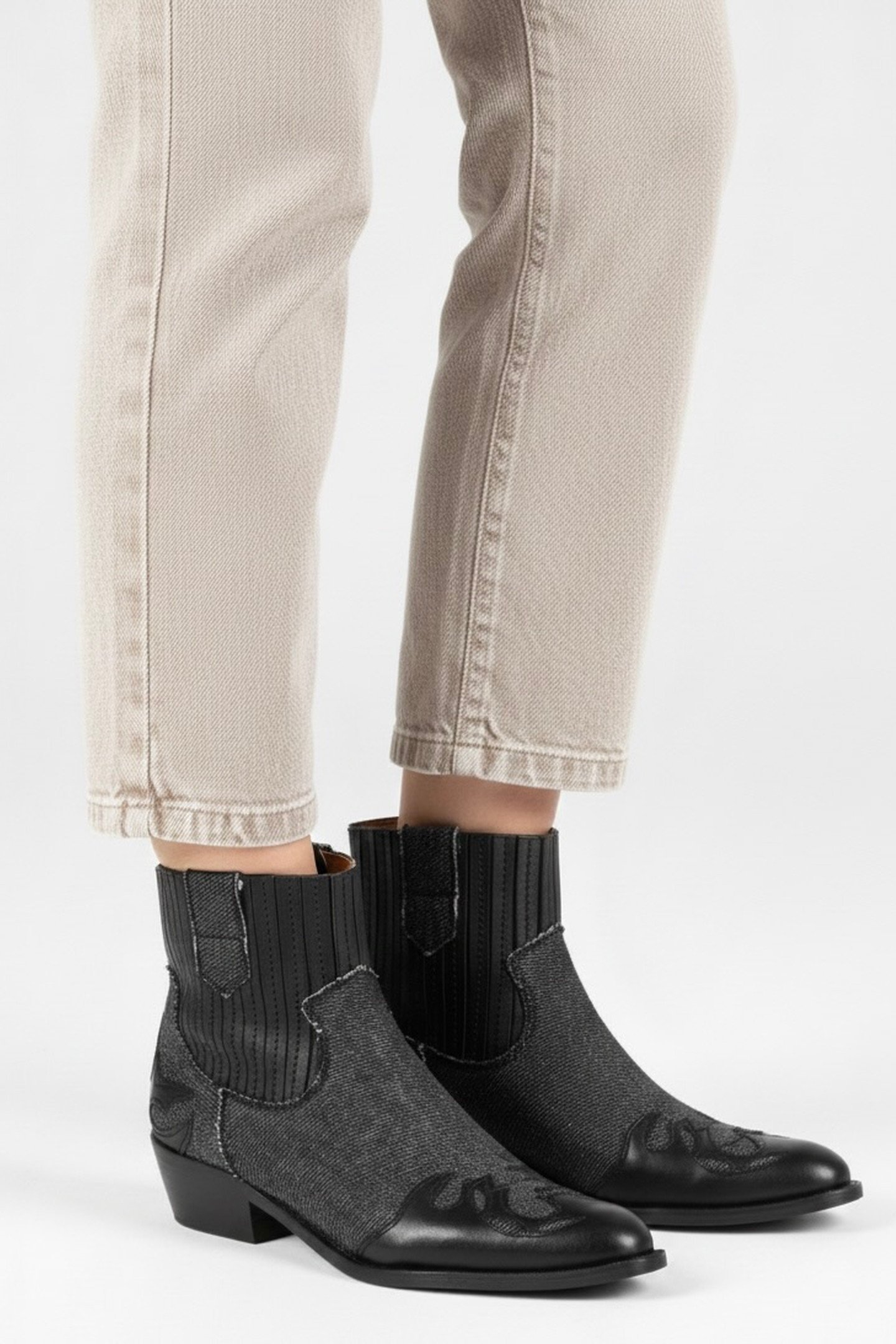 AUSTIN DENIM BLACK / JEANS 1