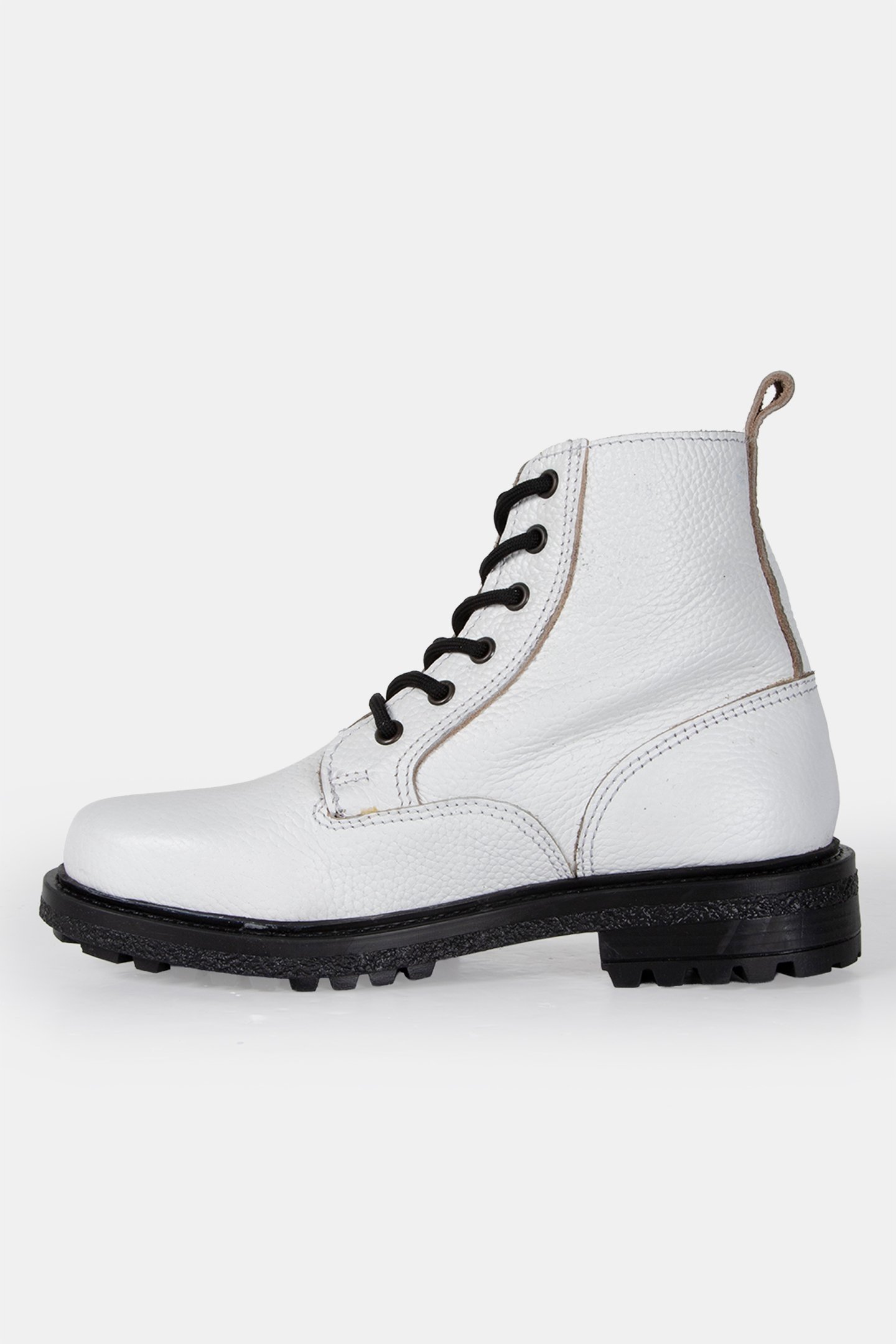 GUZO WHITE EMBOSSED 2