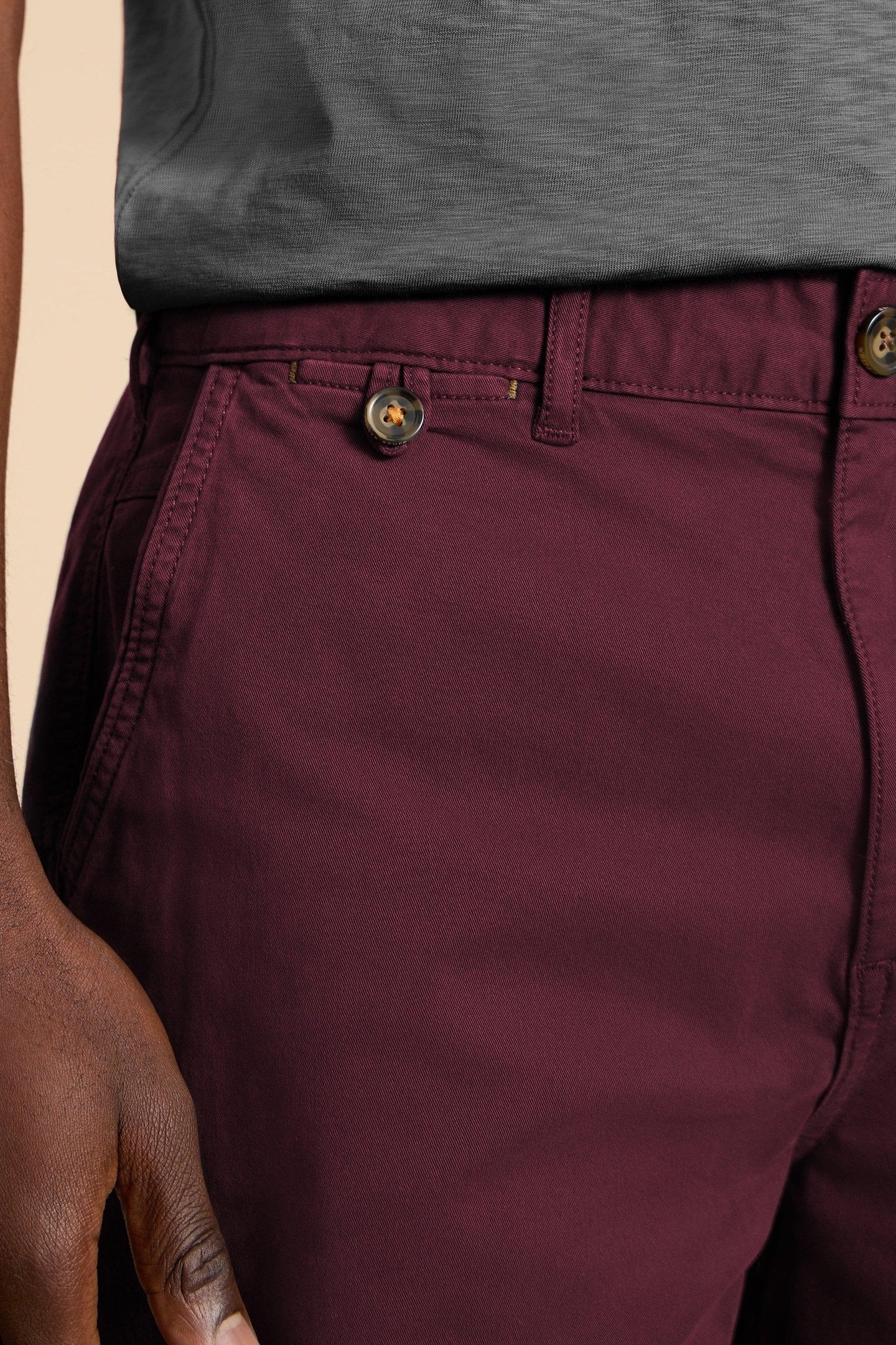 SUTTON ORGANIC CHINO SHORT DARK PLUM 7