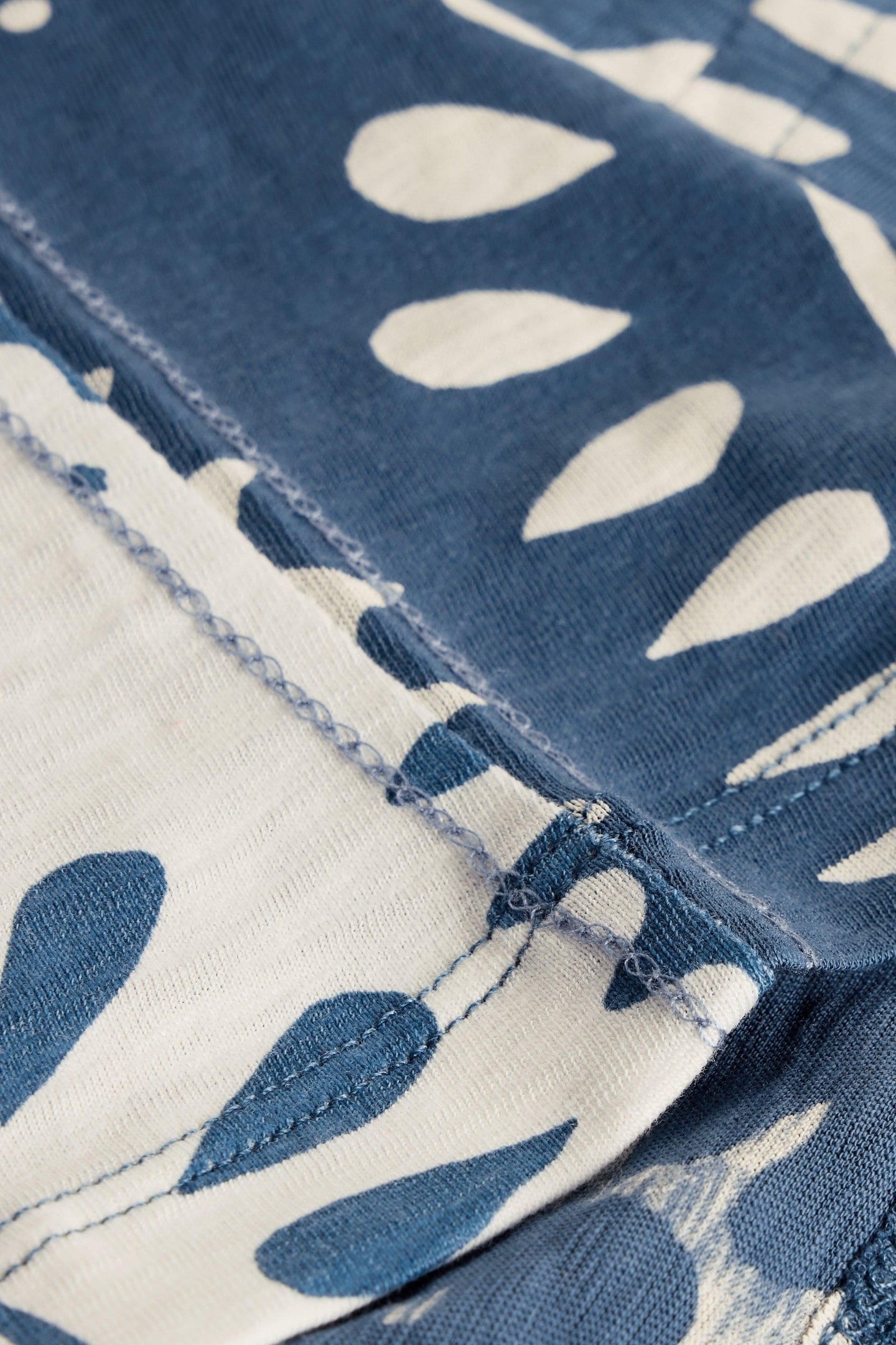 NELLY NOTCH NECK TEE BLUE MULTI 5