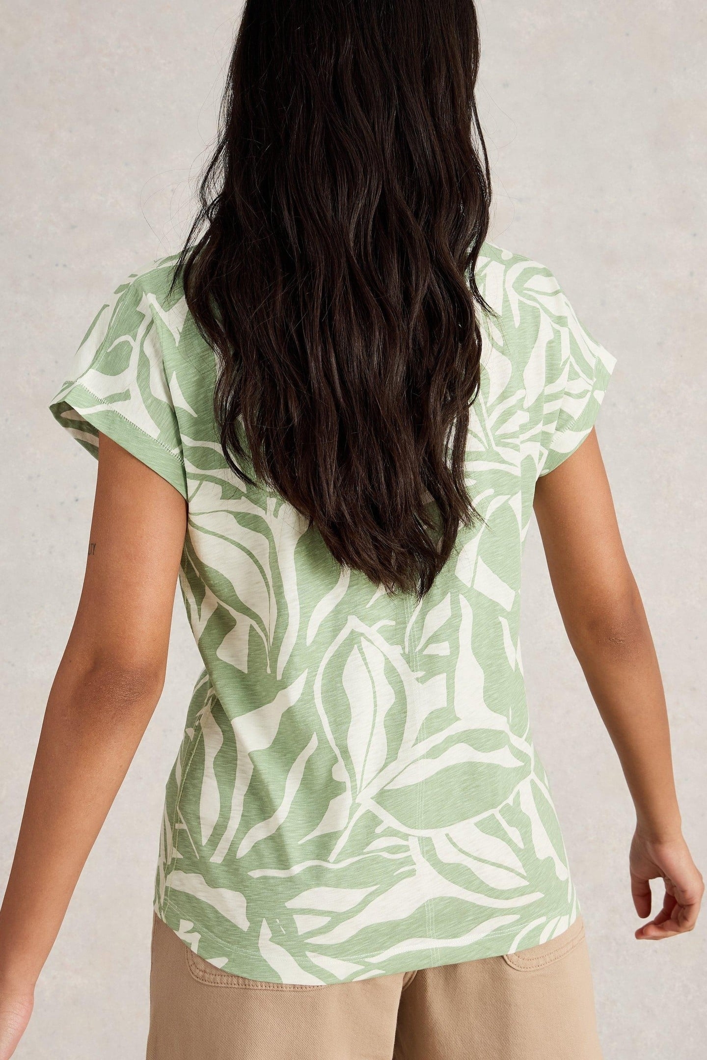 NELLY NOTCH NECK TEE GREEN PRINT 3