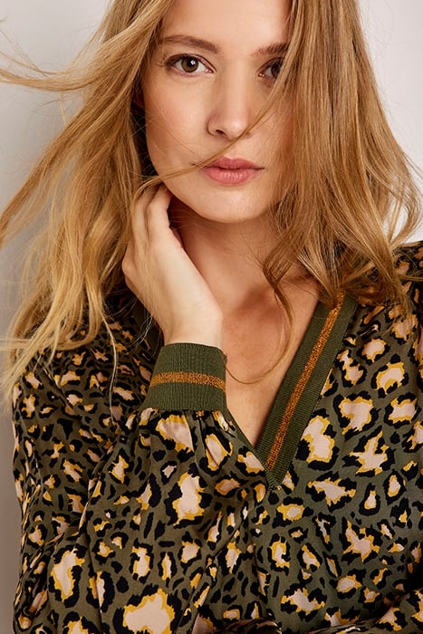 V-NECK TOP FANCY ANIMAL IVY GREEN 4