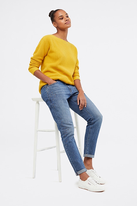 STAR EMB BOYFRIEND JEAN MID DENIM 2