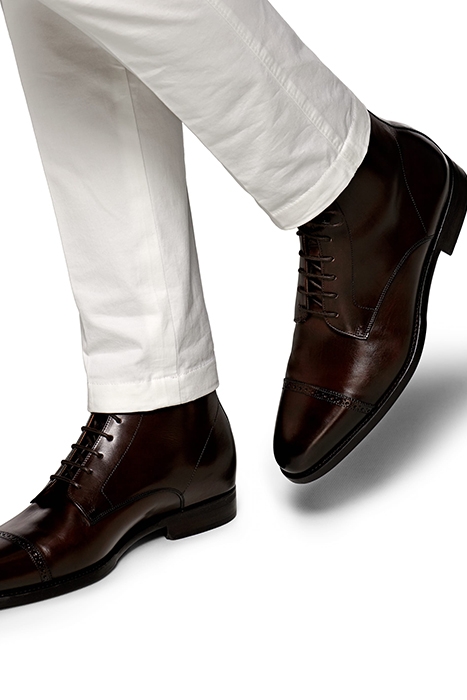 BROWN LACE-UP BOOT 3