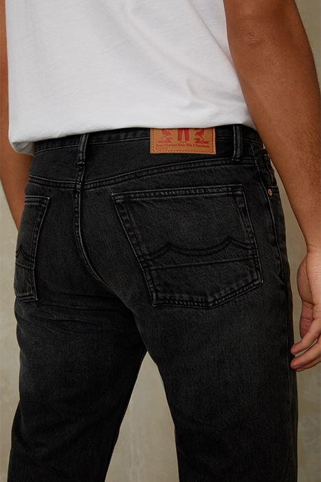 JERRICK CLEAN RECYCLED BLACK WORN 4