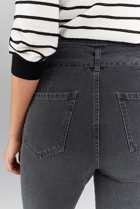 GREY SEAMED SLOUCHY JEANS WITH BELT 6