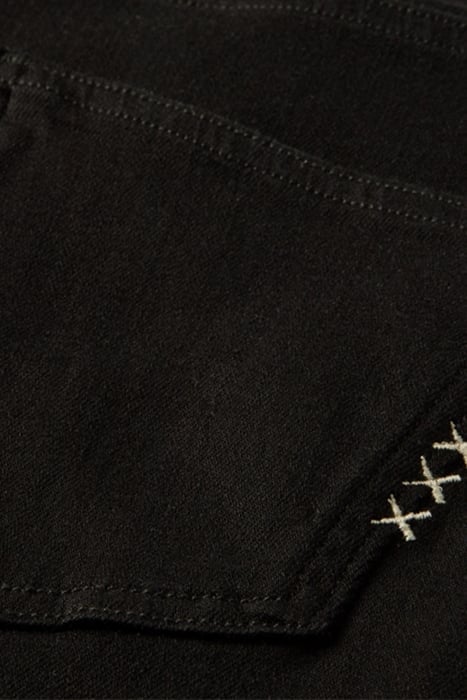 HAUT SEASONAL ESSENTIALS — STAY BLACK 3