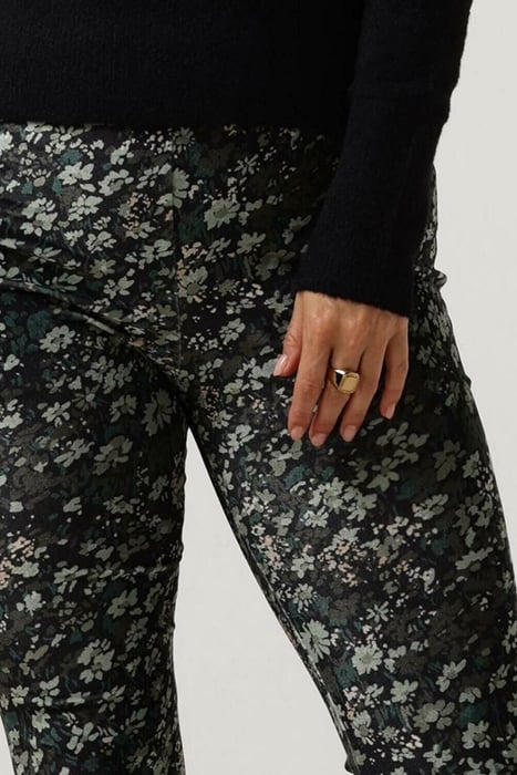 TR MARY DARK FOREST 4