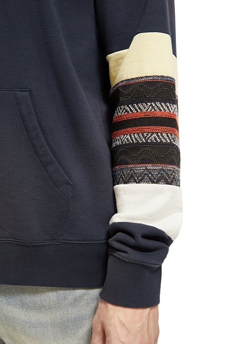 RELAXED FIT CLUB SODA APPLIQUE HOODIE IN ORGANIC COTTON NIGH 7