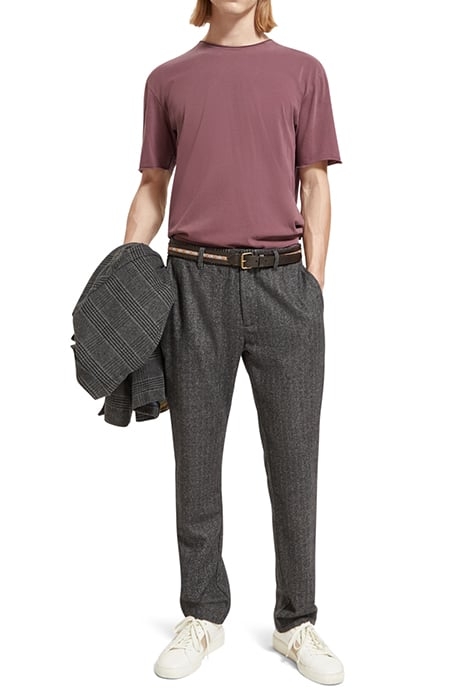 RELAXED FIT RAW EDGE T-SHIRT IN ORGANIC COTTON BERRY WINE 3