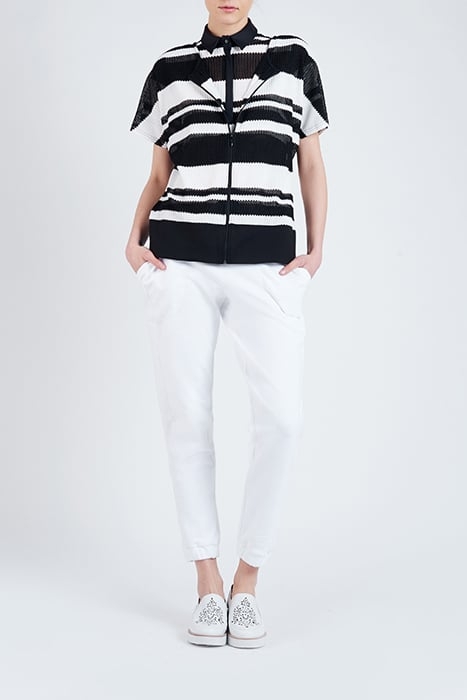 JAGUITA BLACK/WHITE 2