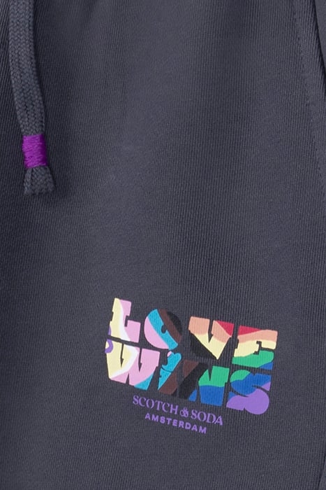 SWEAT SHORTS WITH PRIDE ARTWORK MOONDUST 3