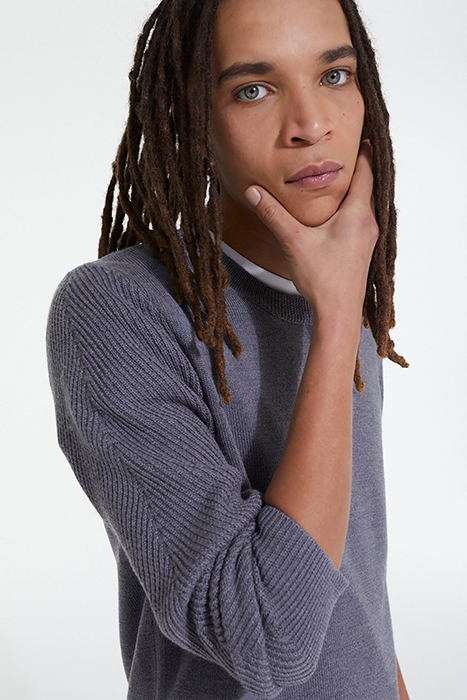 ROUND NECK SWEATER WITH POINT DETAILS ON THE SIDE MIDDLE GRE 6