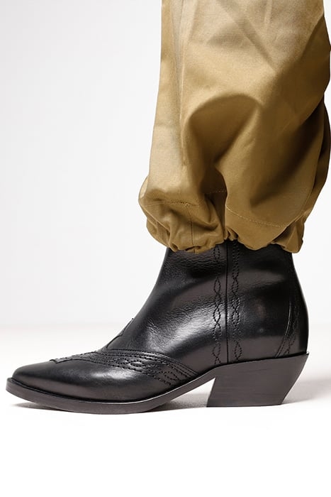 SIENNA CARSON ZWART 3