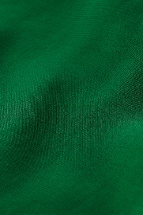 V-NECK TOP WITH LIP SHOULDER DETAIL PINE TREE 3