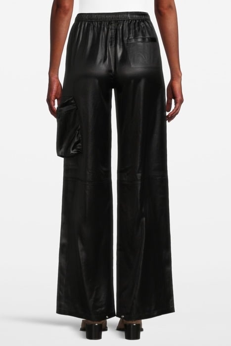 SHINY CARGO TRACKPANTS BLACK 2