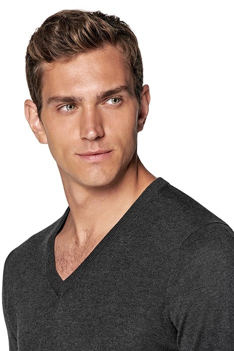 DARK GREY V-NECK DARK GREY 5