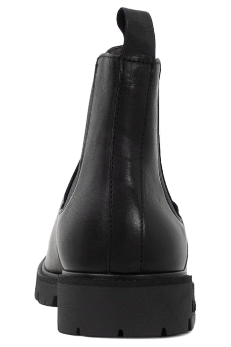 BLACK LEATHER LUGGED SOLE CHELSEA BOOTS BLACK 3