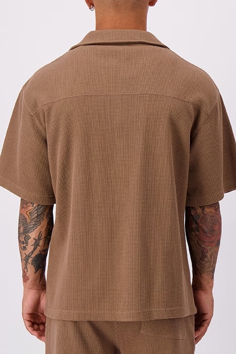 MONOGRAM WAFFLE SHIRT BROWN 2