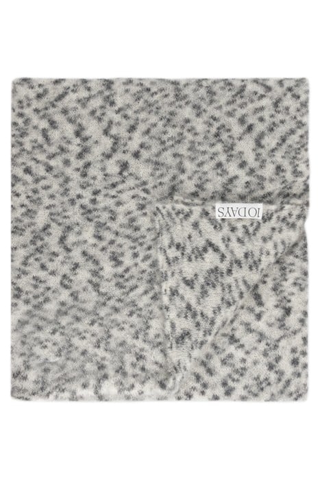 KNITTED SCARF LEOPARD WARM WHITE 2