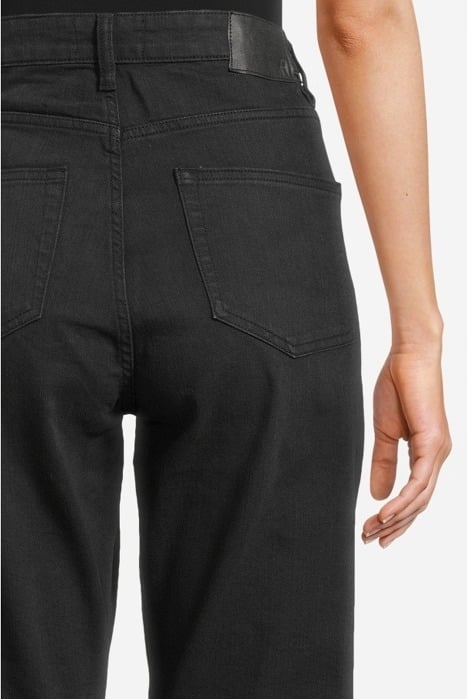 BOOT CUT JEAN BLACK 4