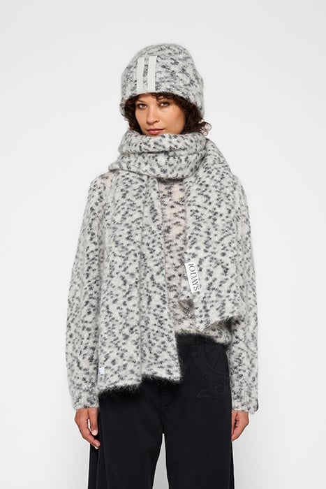 KNITTED SCARF LEOPARD WARM WHITE 3