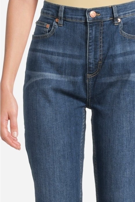 HIGH RISE STRAIGHT JEAN BLACK 4