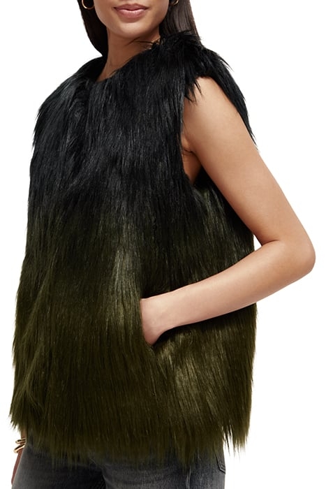 GRADIENT FAUX FUR GILET BLACK 6