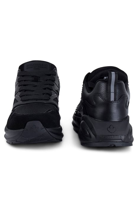 SNEAKERS BLACK 2