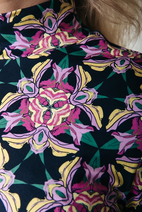 NEYO GRAPHIC FLOWER PEACHED TURTLENECK TOP CANDY PINK 3