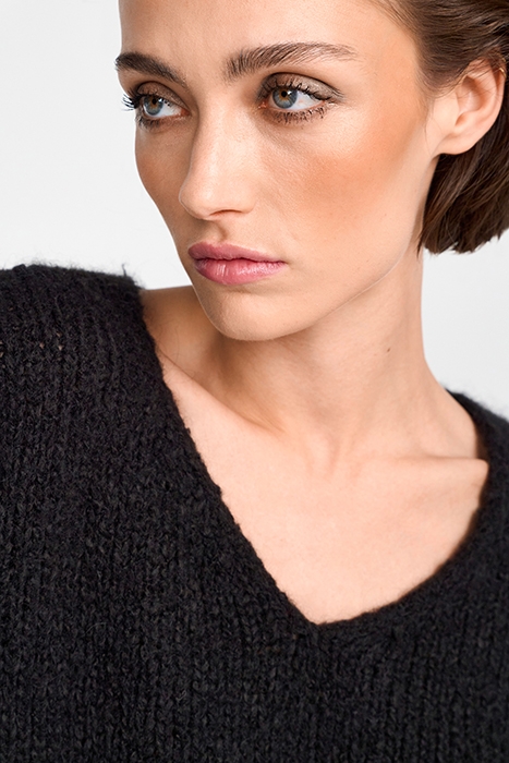 V-NECK PULLOVER BLACK 4