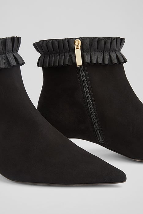 SASKIA POINTED RUFFLE BLACK 4