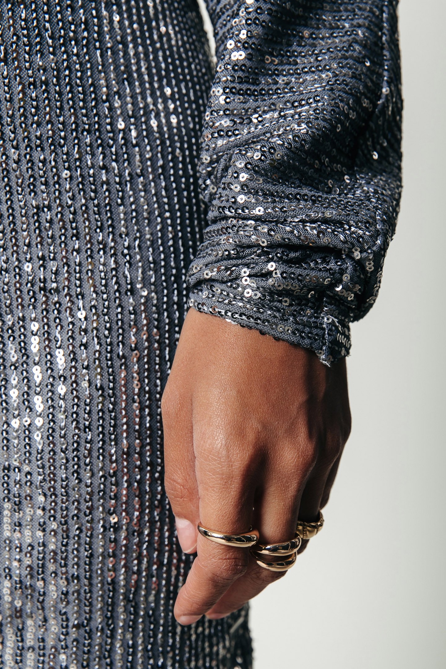 BELLE SEQUINS DEEP V-NECK MINI DRESS METALLIC SILVER 6