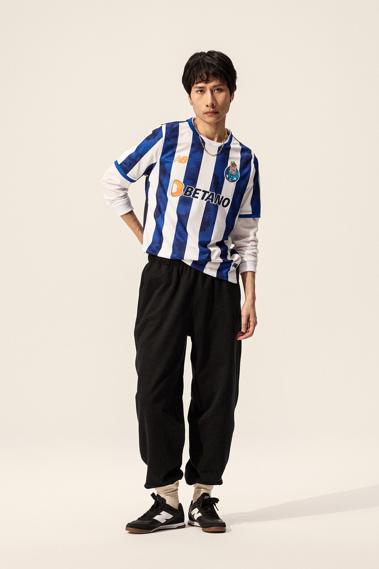 URC42LB SNEAKERS IN BLACK 2