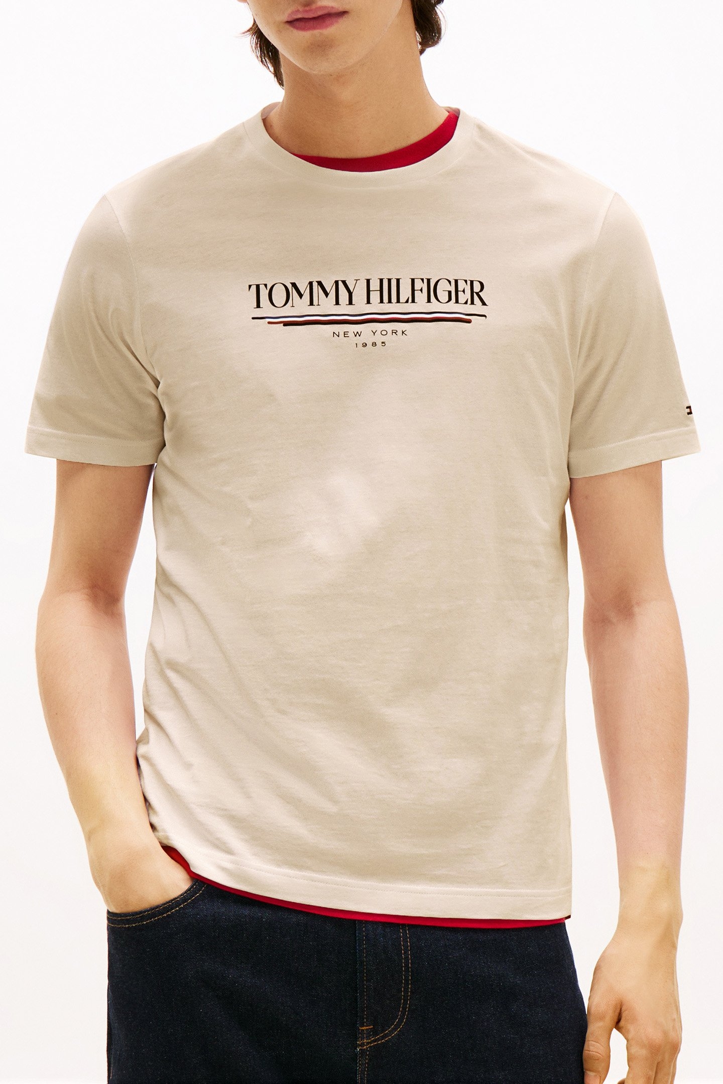 BRAND LOVE HILFIGER NEWSPRINT STANDARD FIT T-SHIRT, BEIGE 1