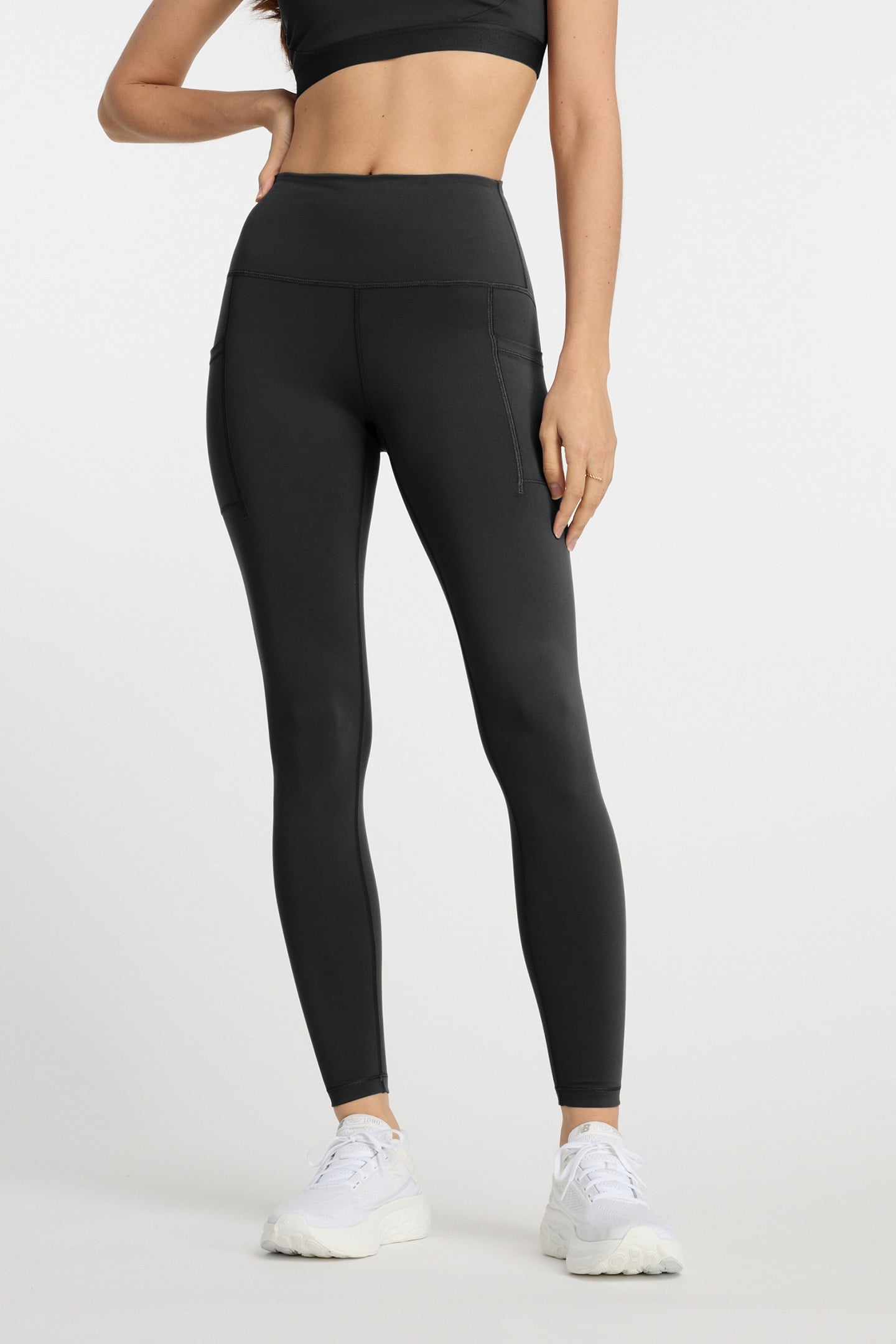 SLEEK POCKET HIGH RISE LEGGING IN BLACK 1